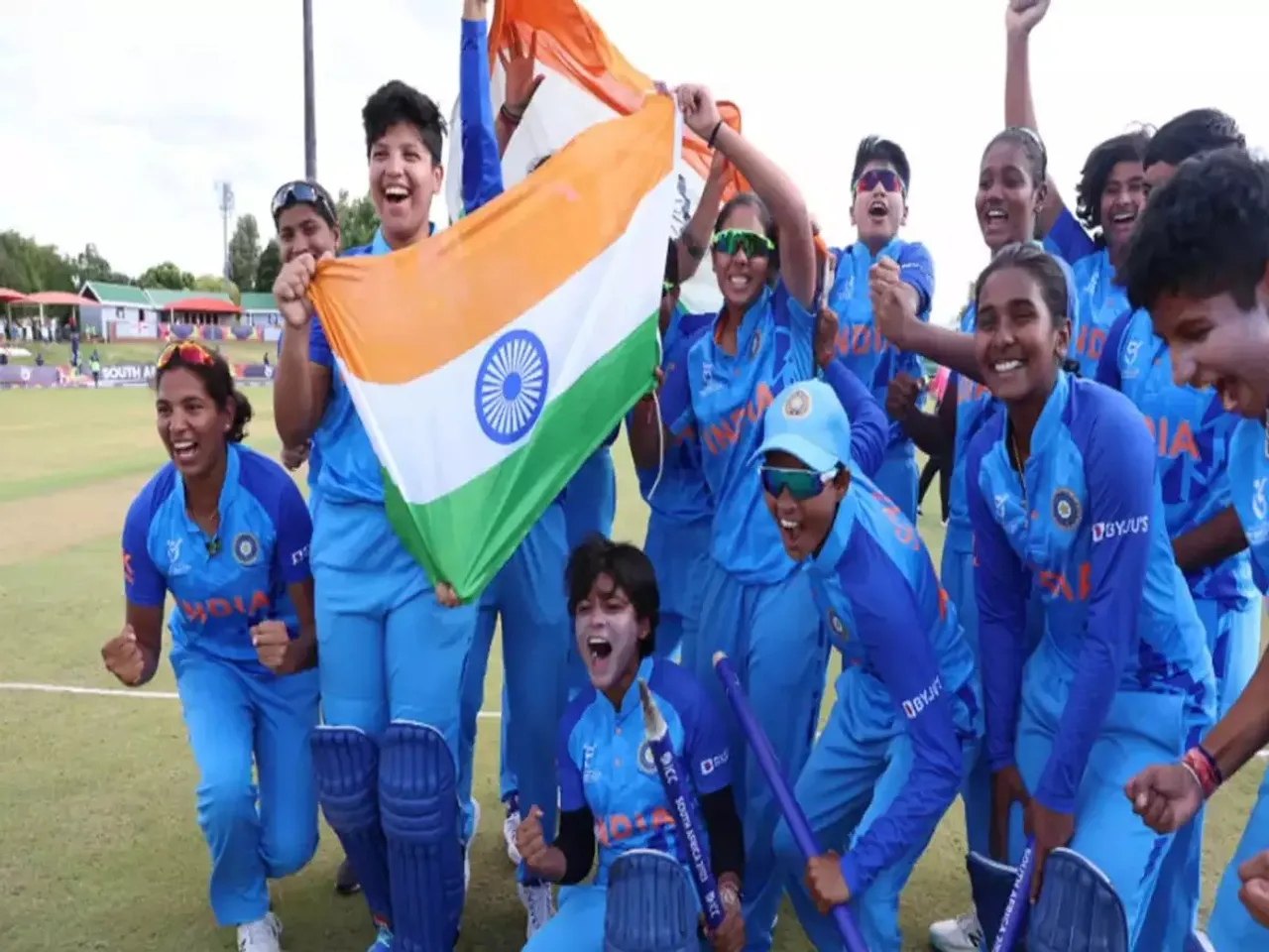 Women's U19 T20 World Cup 2023: India clinches historic win over England by 7 wickets | Sportz Point