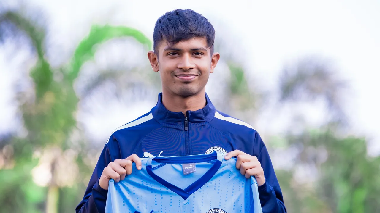 Indian football transfer news: Mumbai City FC complete signing of 18-year-old talent Ishaan Shishodia