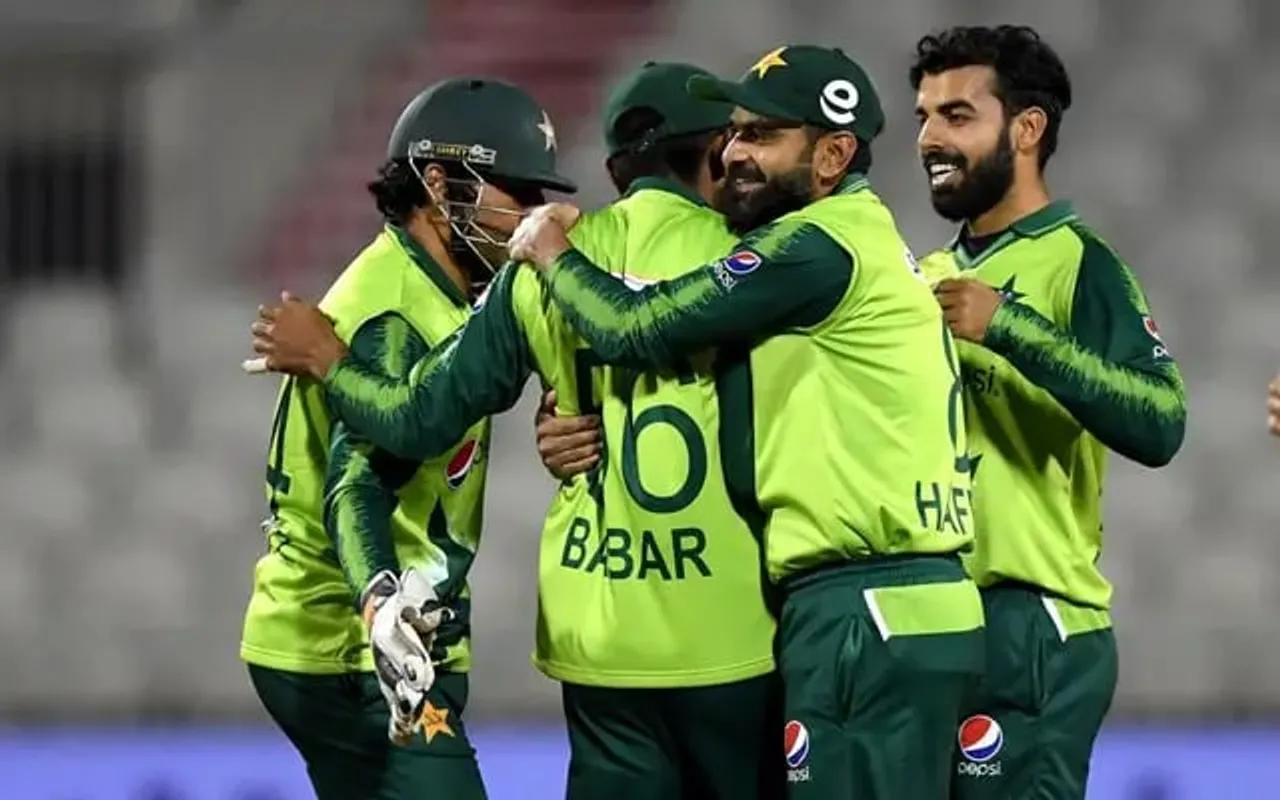 T20 World Cup 2021 - Pakistan announces their full squad | SportzPoint