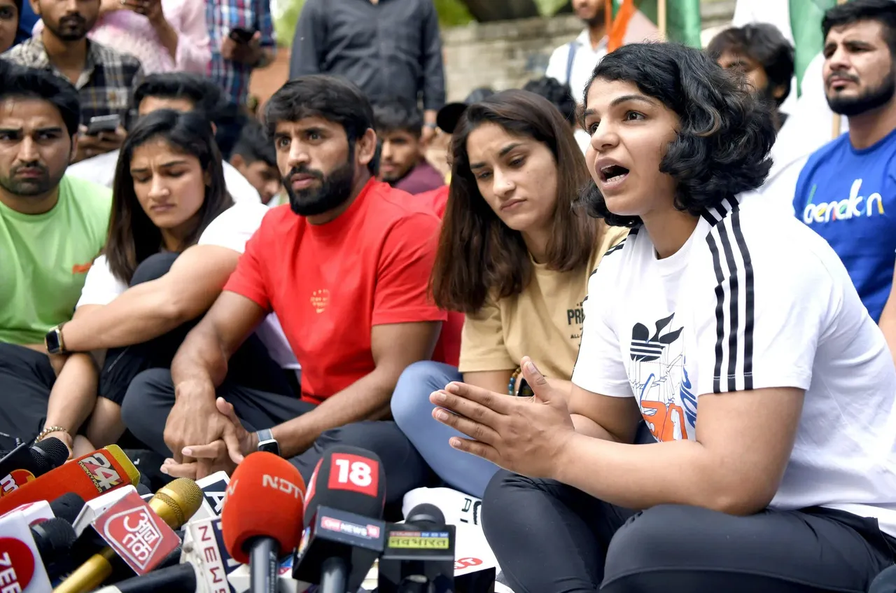 Wrestlers' Protest: Delhi Police will register FIR against Brij Bhushan Singh today on the petition of wrestlers