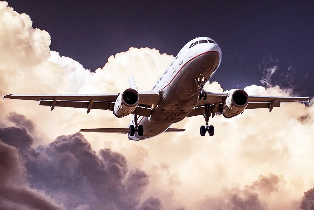 airplane white