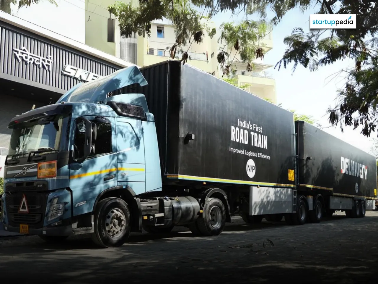 Volvo Trucks unveils India’s First ‘Road Train’
