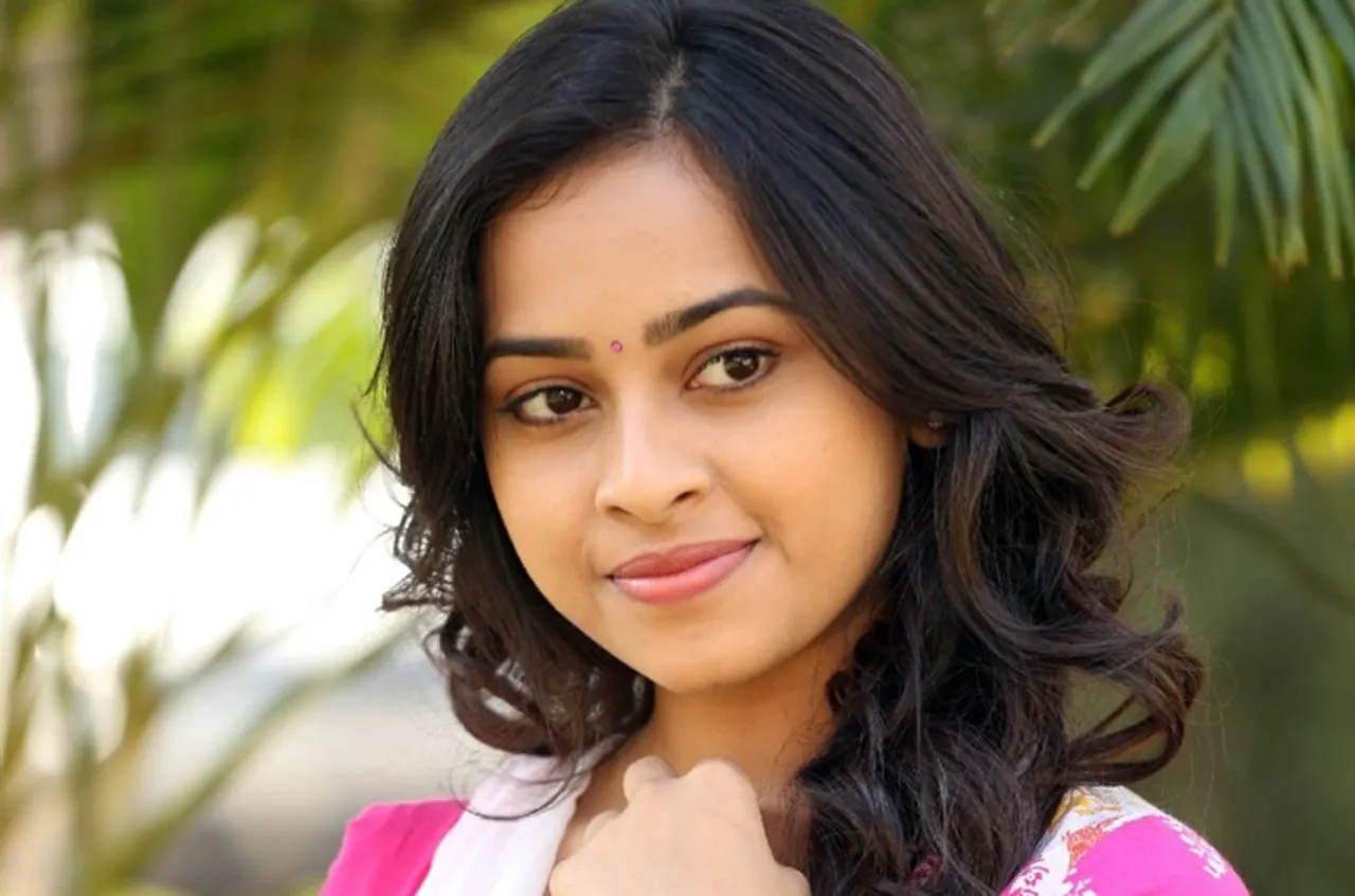 Sri-Divya-Actress