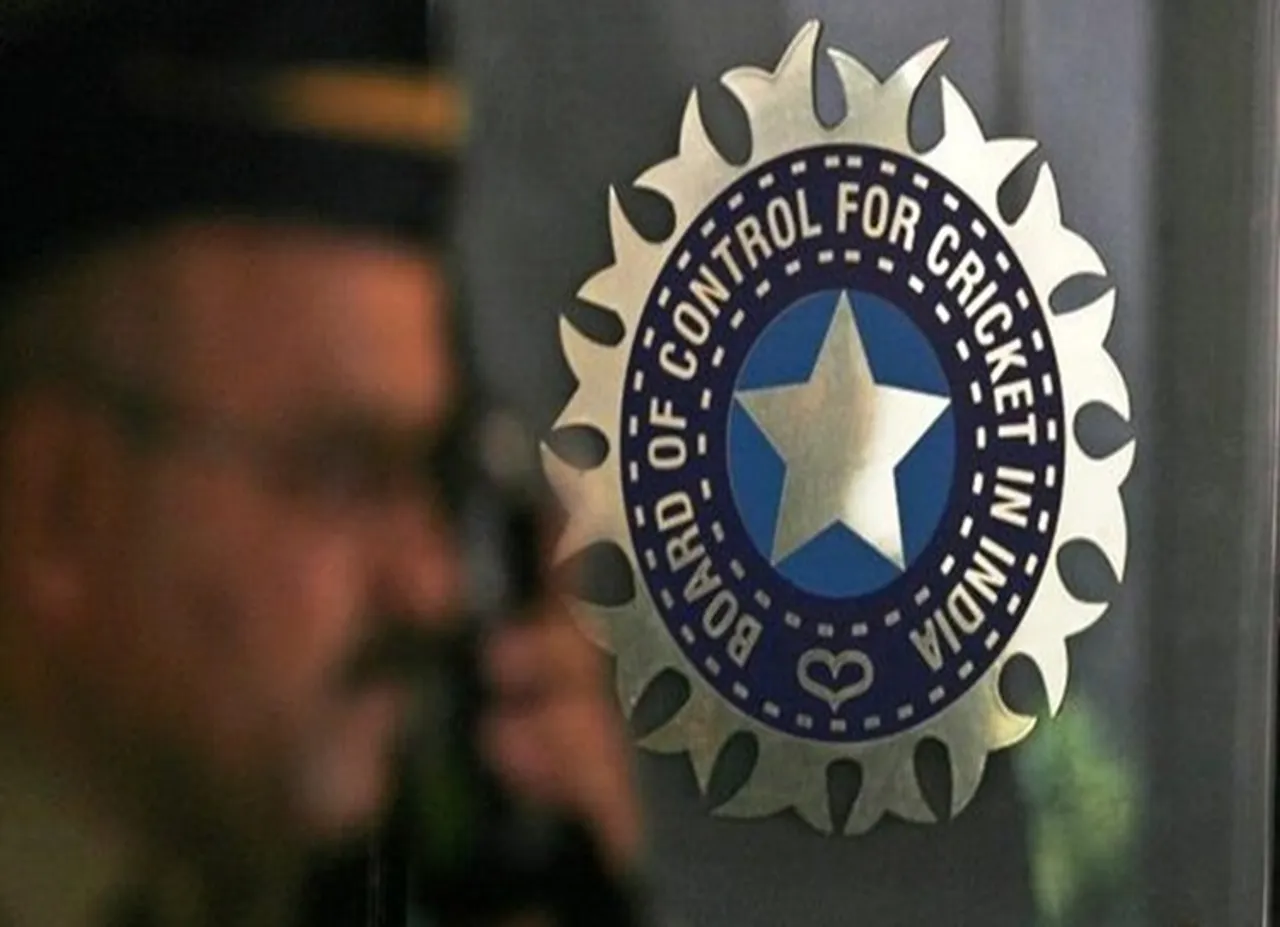 BCCI probes links between players, bookie in Tamil Nadu Premier League 2019 - டிஎன்பிஎல் தொடரில் சூதாட்டமா? தரகர்களுடனான தொடர்பு குறித்து வீரர்களிடம் பிசிசிஐ விசாரணை