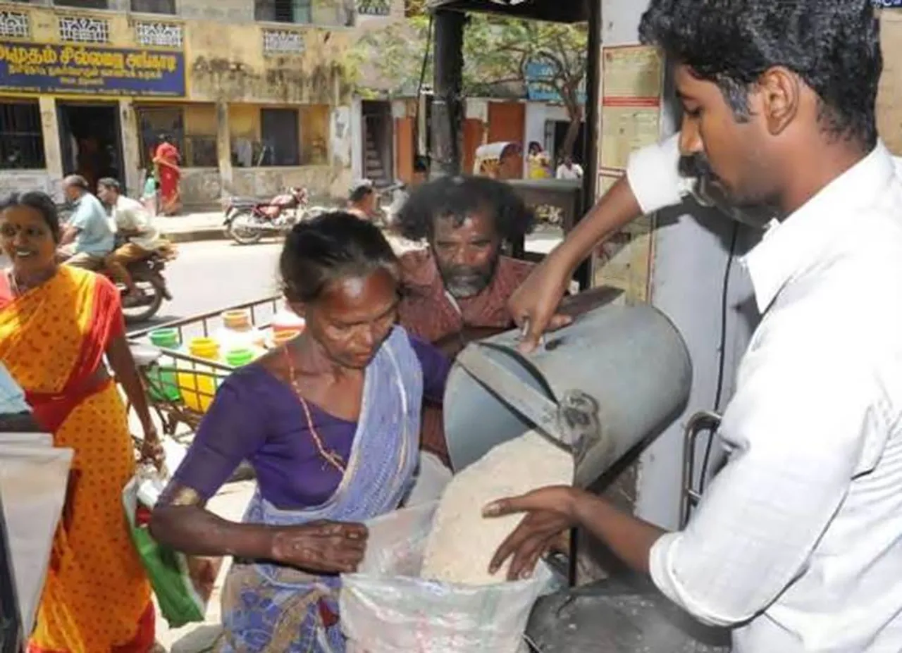 ரூ.8333 மாதவருவாய் ஈட்டினால் ரேஷன் ரத்து: நியாயவிலைக்கடைக்கு மூடுவிழா? ராமதாஸ் கண்டனம்!