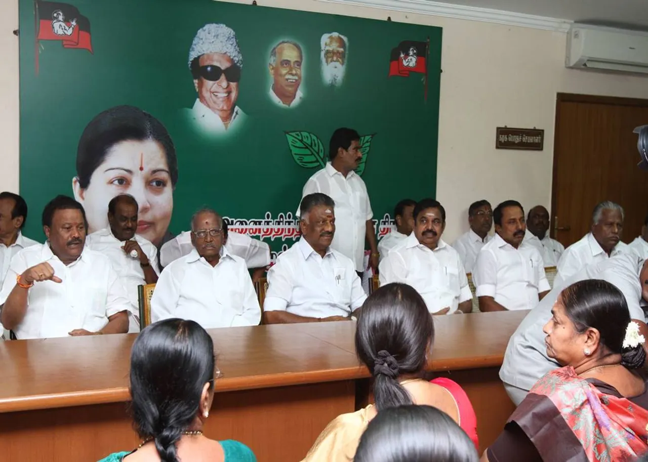 ADMK Executive, CM Edappadi K.Palaniswami, Deputy CM O.Panneerselvam, அனைத்திந்திய அண்ணா திராவிட முன்னேற்றக் கழகம், அதிமுக செயற்குழுக் கூட்டம்