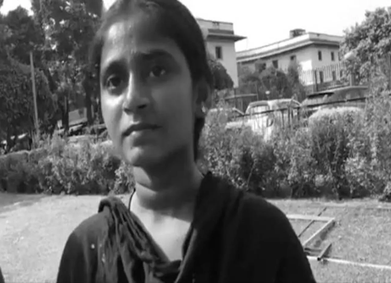 மாணவி அனிதா தற்கொலை LIVE UPDATES: உடல் தகனம் செய்யப்பட்டது