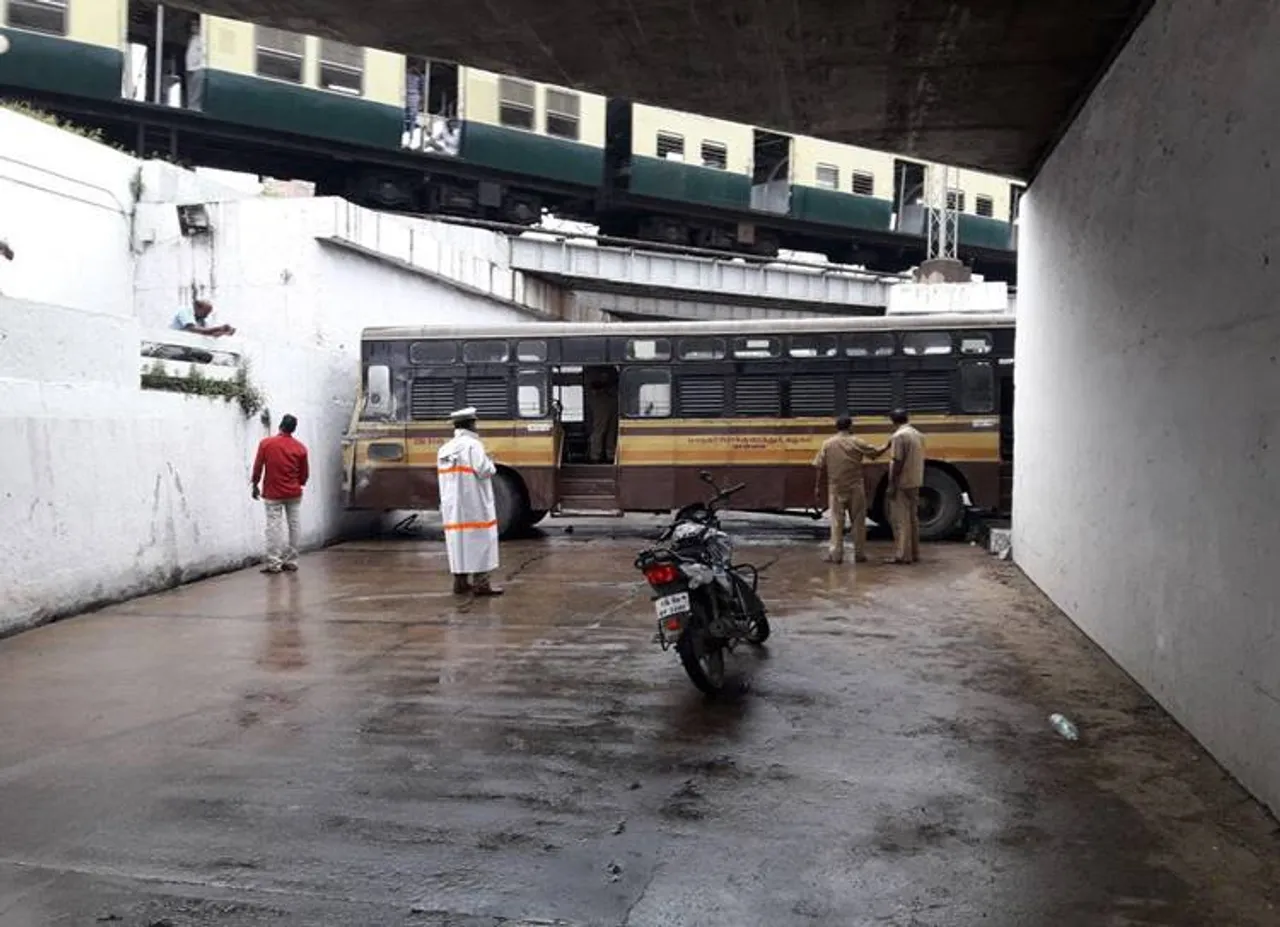 Chennai, chennai accident, Government bus,