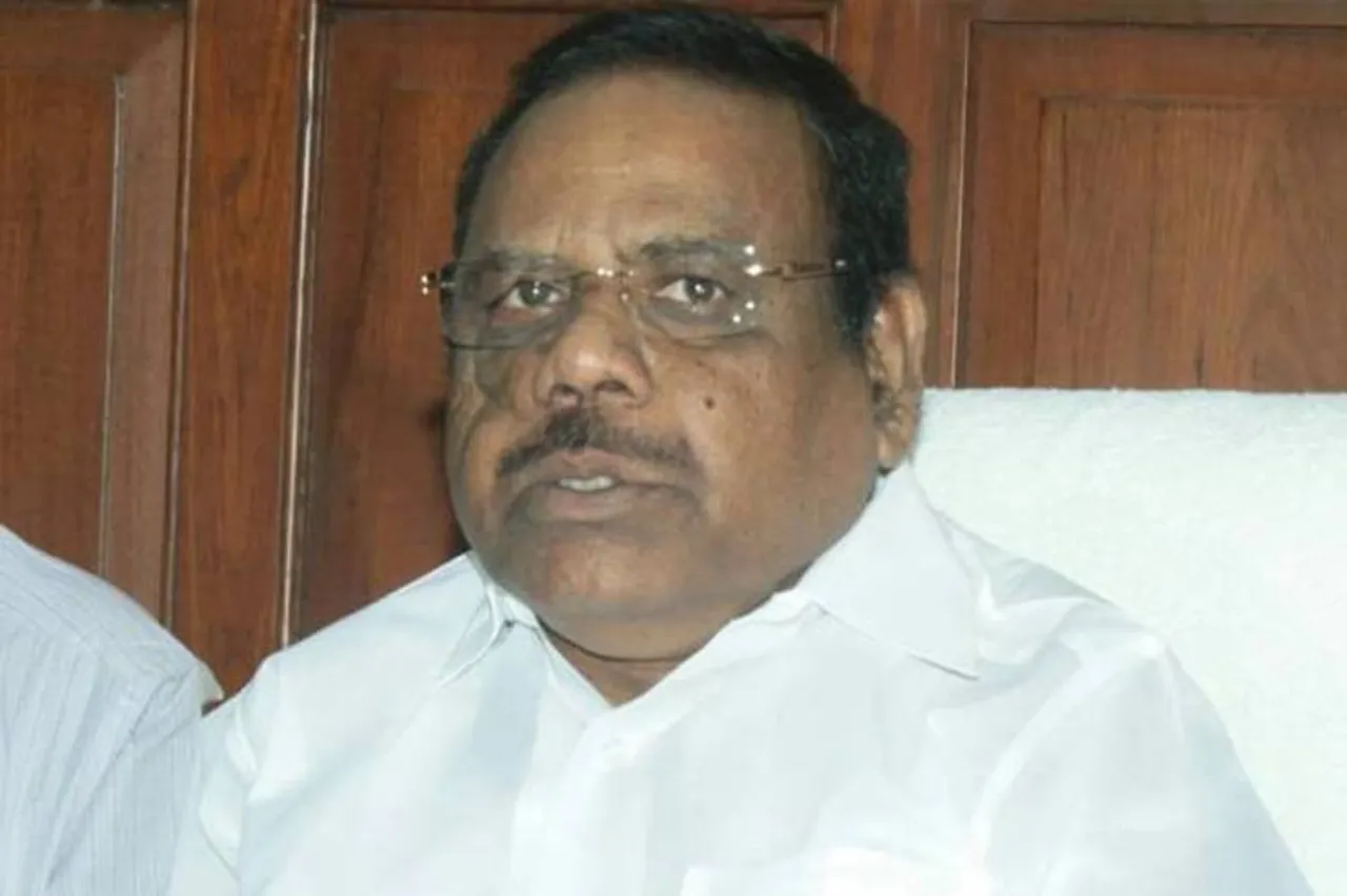 speaker dhanapal, speaker sent notice to ttv faction mla's, aiadmk, tamilnadu assembly