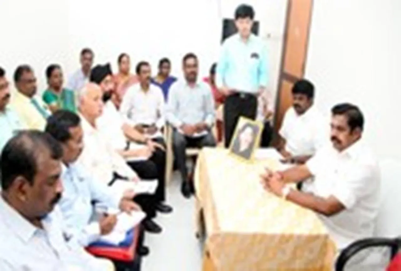 dengue fever in tamilnadu, dengue toll rises to 23 in tamilnadu, cm edappadi palaniswami meeting to control dengue