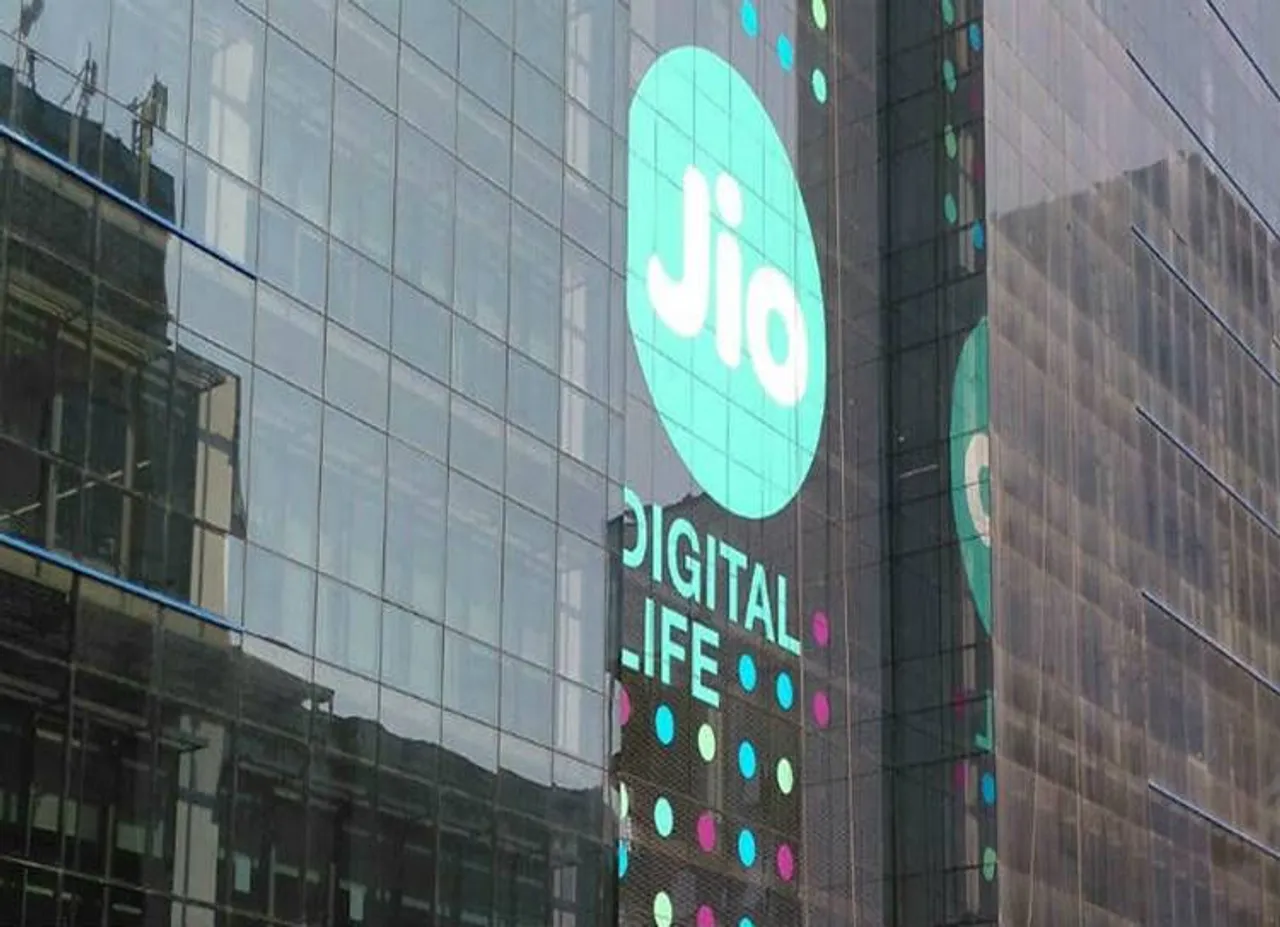 Reliance Jio introduces 30 minutes free IUC talk time offer
