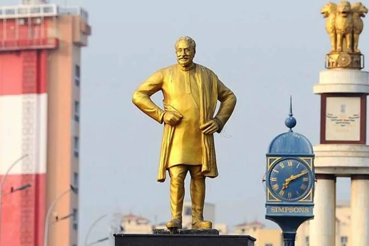 sivaji ganesan statue