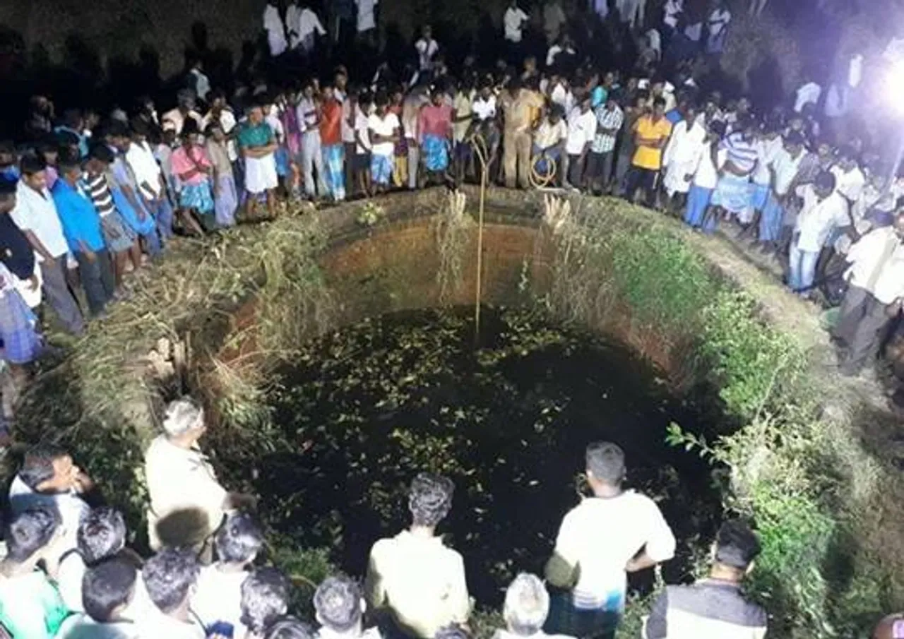 vellur district, 4 girls suicide, 4 students fell down into a well, panapakkam government higher secondary school, 2 teachers suspend