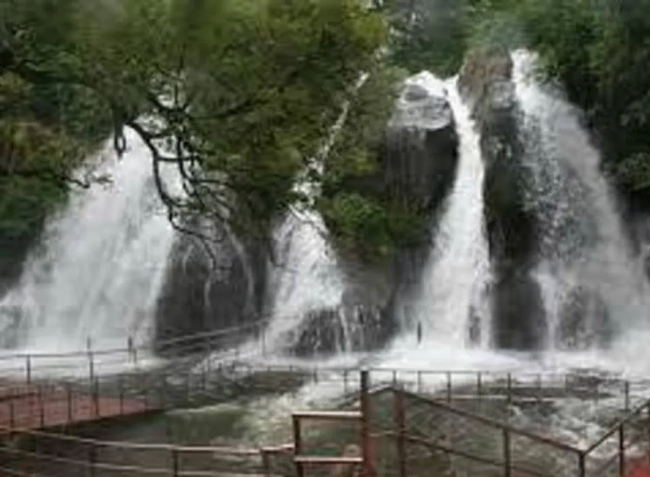 heavy rain fall, chennai rain, water logging, tamilnadu government, north east monsoon, tirunelveli district, kanyakumari district, ban for bathing in courtallam, thirparappu falls