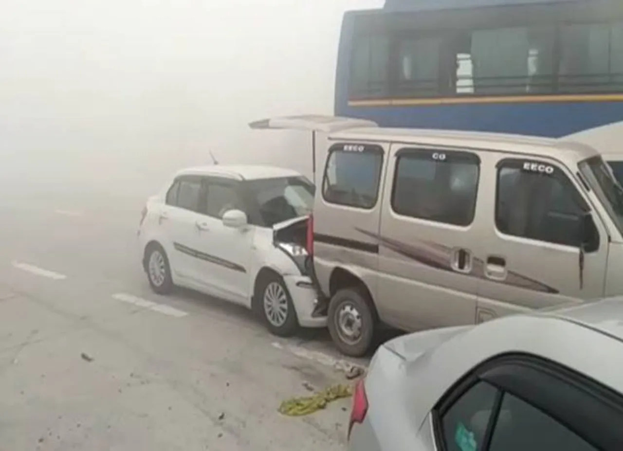 Watch video: Amid dense smog, several vehicles crash