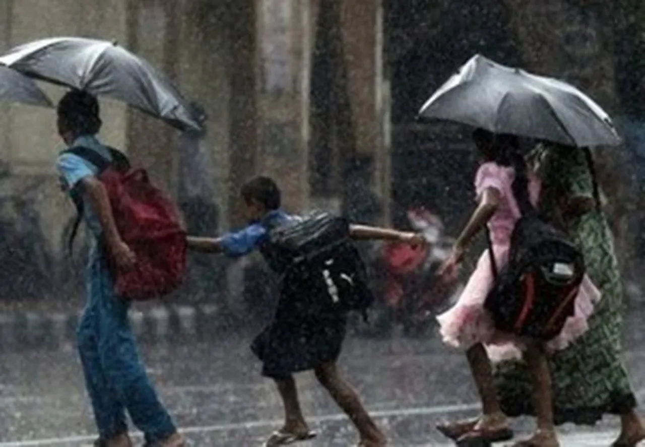 heavy rain in tamilnadu, chennai meteorological centre, 6 districts school leave due to rain