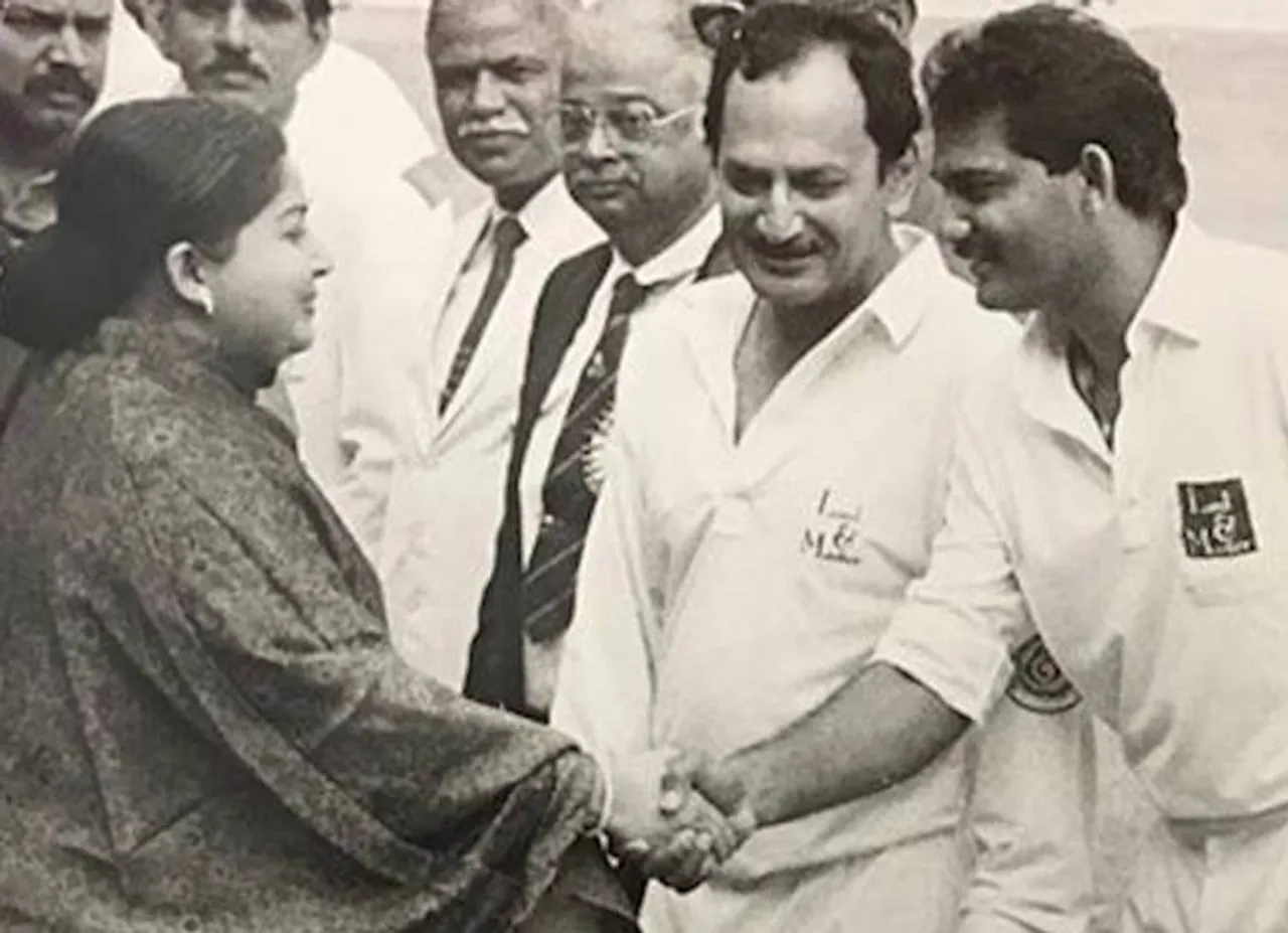 Jayalalitha with Cricket player Azharuddin