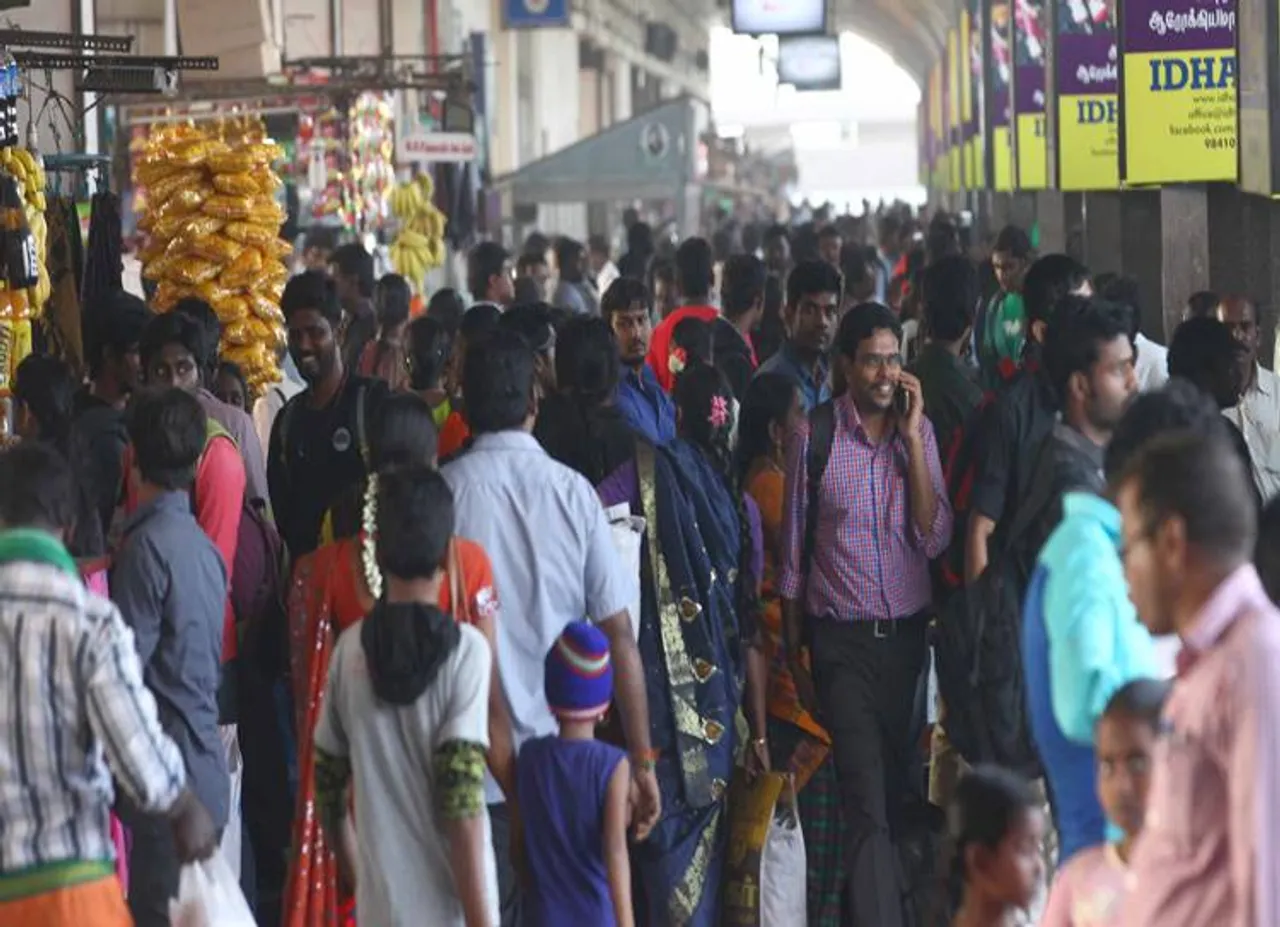 புகைப்படங்கள்: பொங்கலுக்கு சொந்த ஊர்களுக்கு மகிழ்ச்சியுடன் திரும்பும் மக்கள்