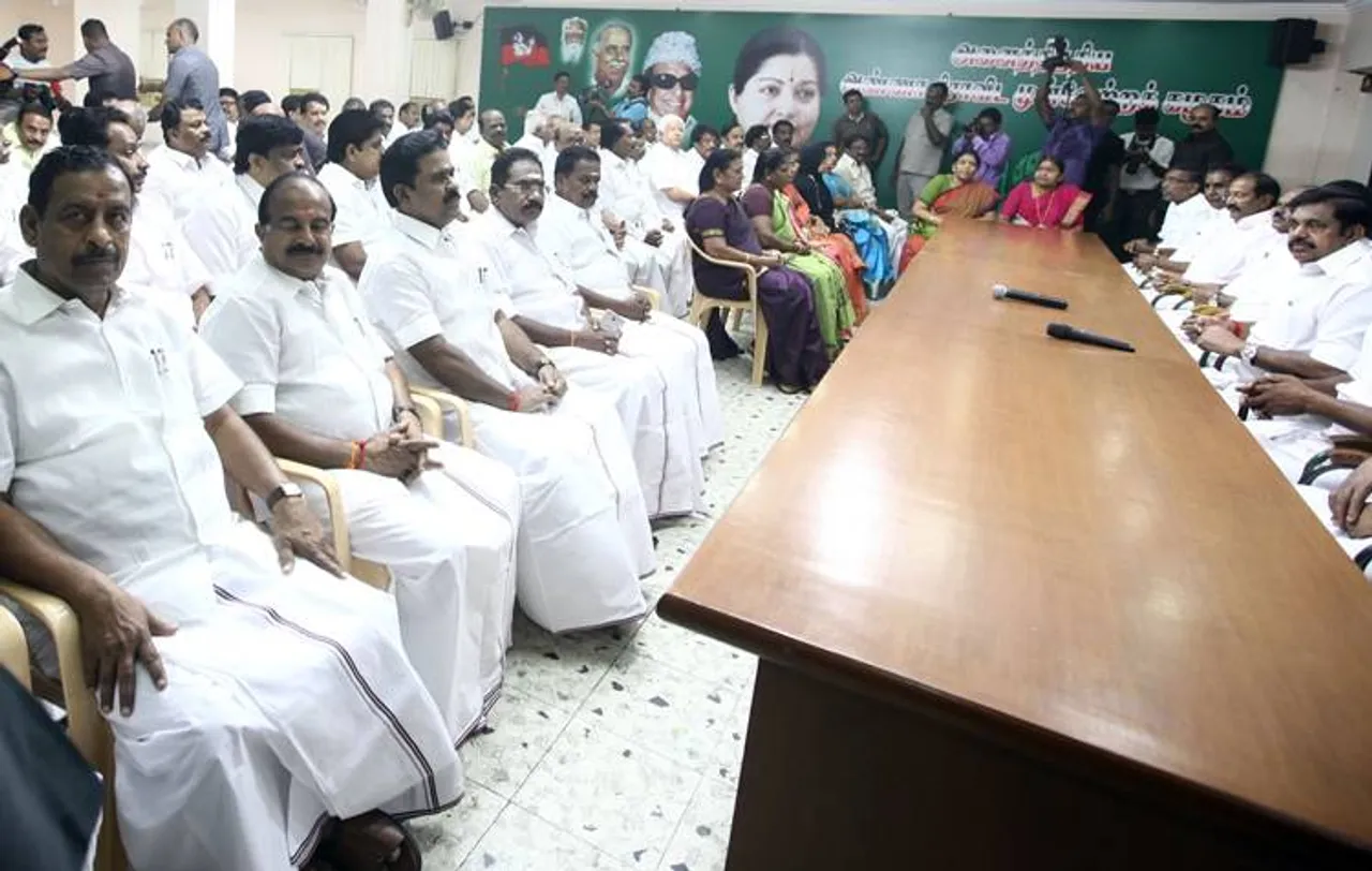 ADMK MLA'S Meeting, Tamilnadu Assembly, TTV Dhinakaran