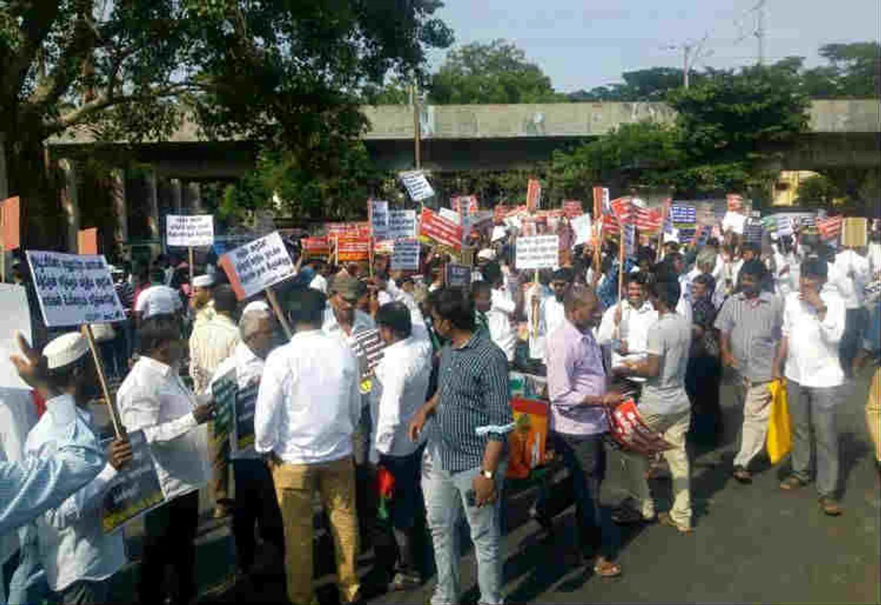 Cauvery Protest, T.velmurugan, Police Deployed at Marina