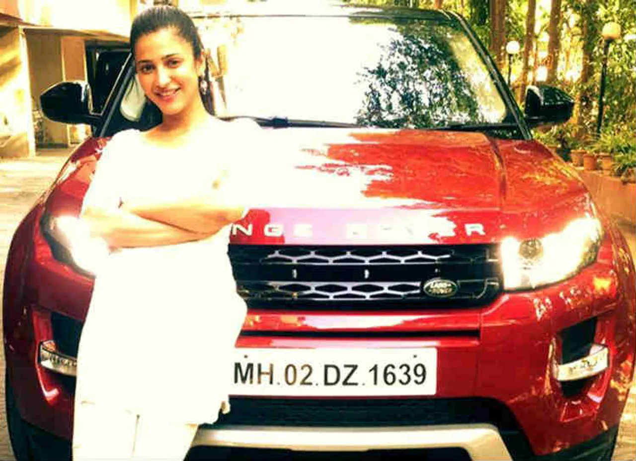 shrutihassan-Range-Rover-JFW