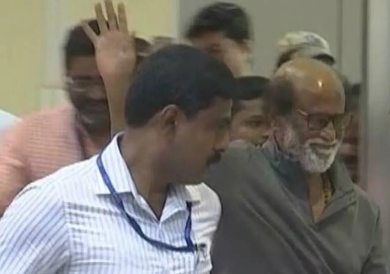 Rajinikanth Returns From America, Meeting With Fans
