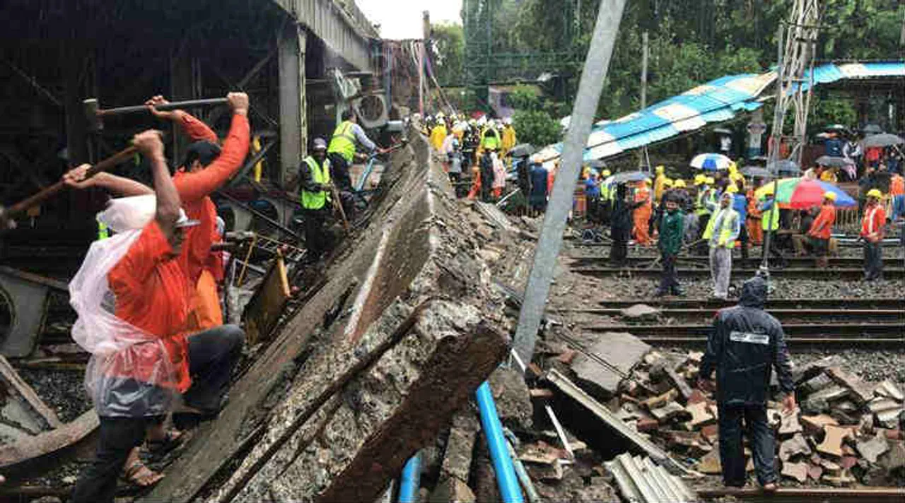 Andheri Road overbridge collapse