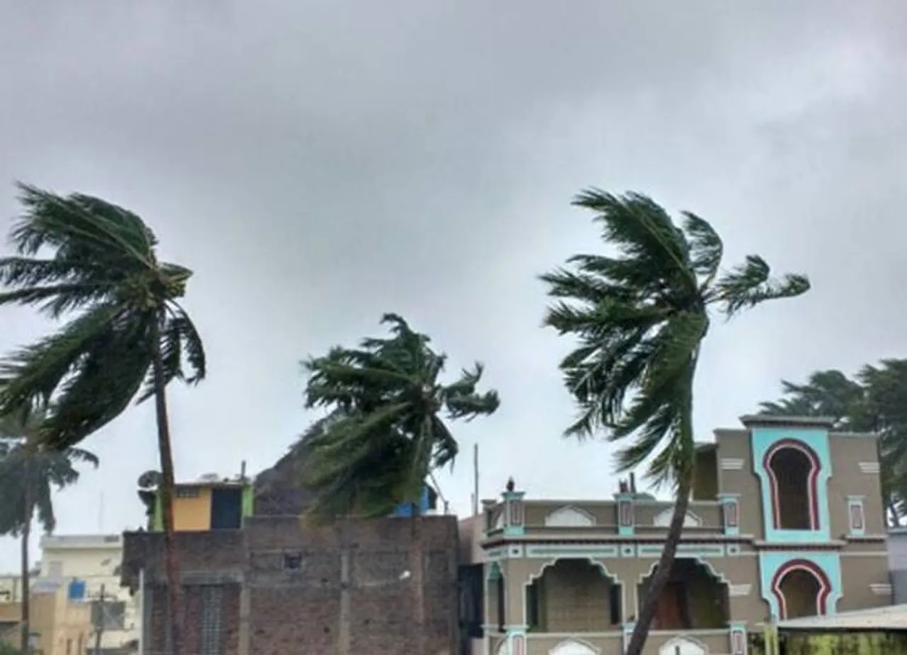 Cyclone Gaja Red Alert