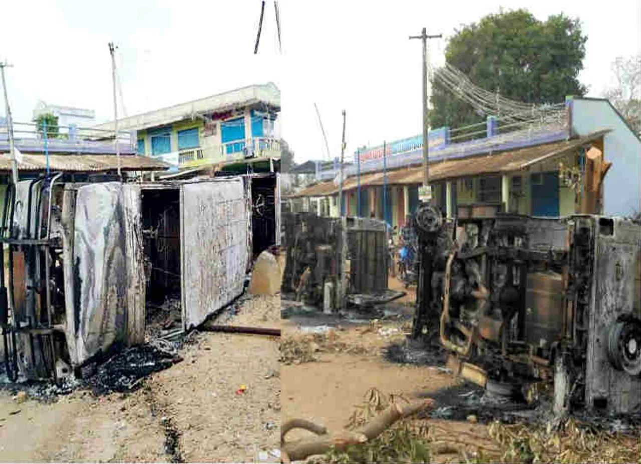 cyclone gaja, vehicles set on fire, வாகனங்களுக்கு தீ வைப்பு