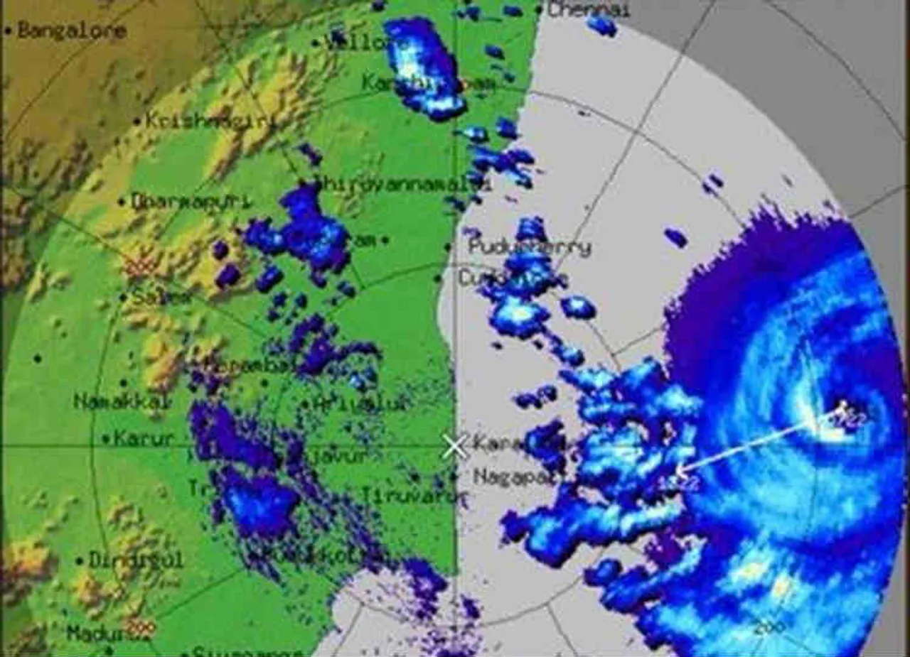 GAJA Hits TN Coastal Districts, Landfall Nagapattinam, Cuddalore, கஜா புயல், கஜ புயல், தமிழ்நாடு, நாகப்பட்டினம்