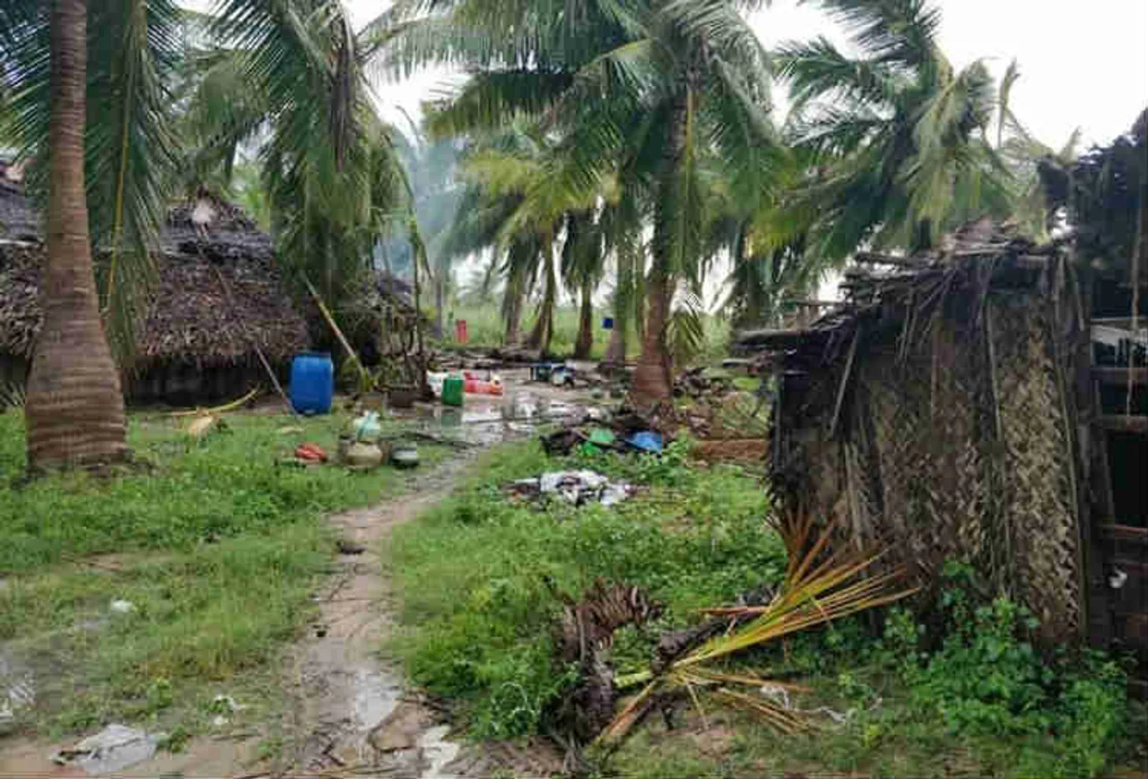 Tamil Nadu Weather Fresh Alerts, Tamil Nadu Schools Closed, Bay Of Bengal New Cyclone, Low Pressure, தமிழ்நாடு மழை, கனமழை, வானிலை எச்சரிக்கை, கஜ புயல்