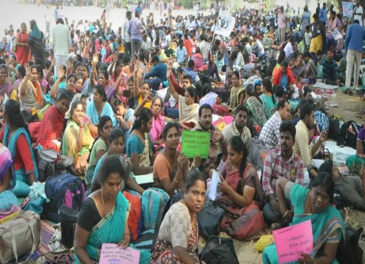 intermediate teachers protest tamilnadu - 3வது நாளாக தொடரும் போராட்டம்: 29 இடைநிலை ஆசிரியர்கள் மருத்துவமனையில் அனுமதி