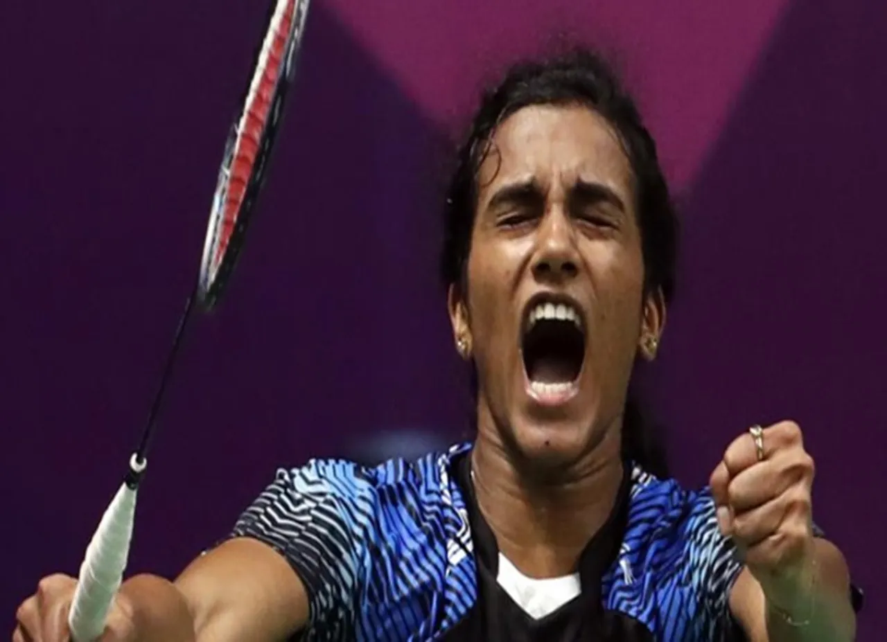 PV Sindhu beats Ratchanok Intanon World Tour Finals - பி.வி.சிந்து அரையிறுதிப் போட்டியில் வெற்றி