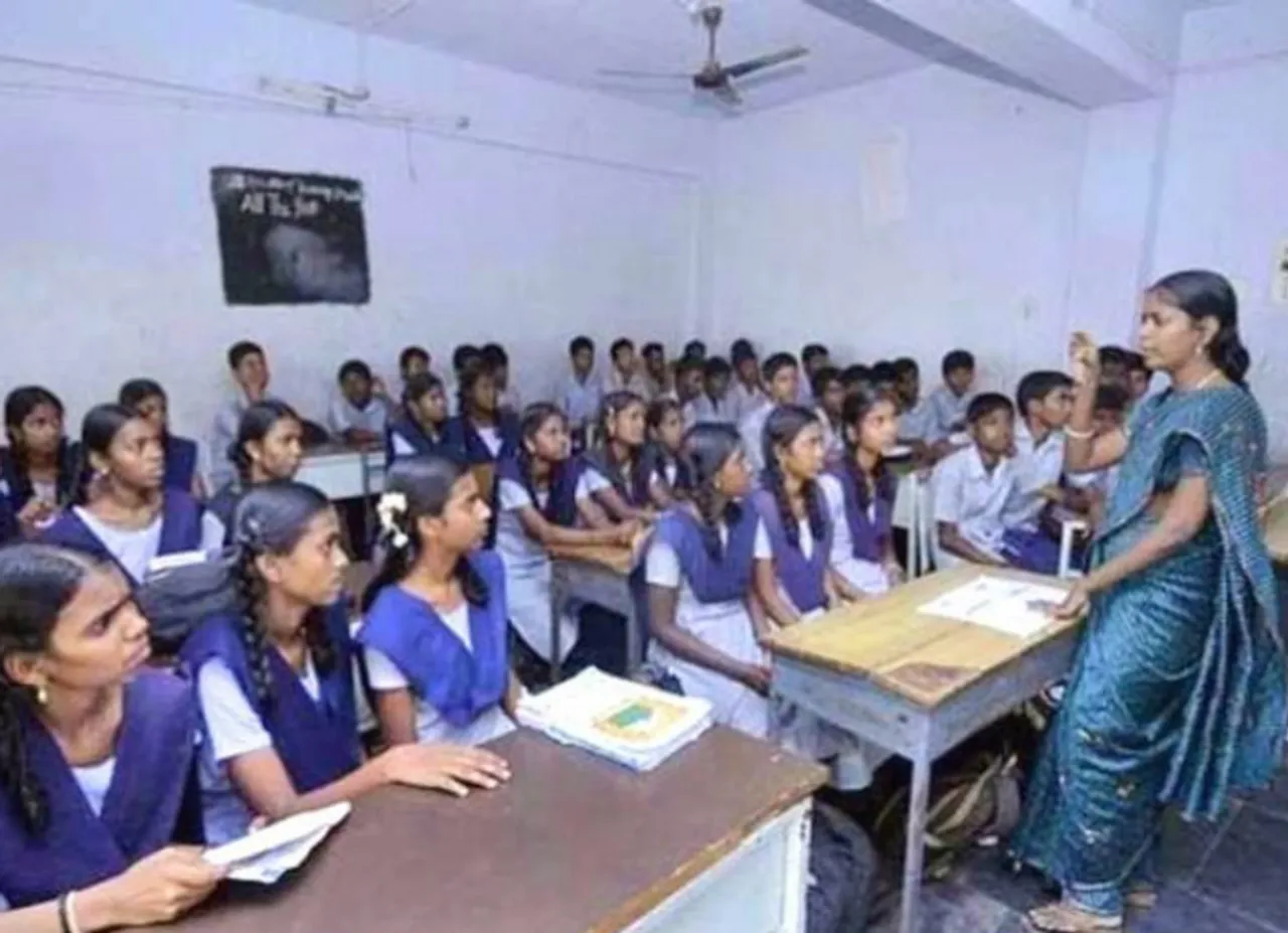 Tamil Nadu teacher recruitment 2019: தமிழக அரசில் ரூ.1,16,600 சம்பளத்தில் ஆசிரியர் பணி!