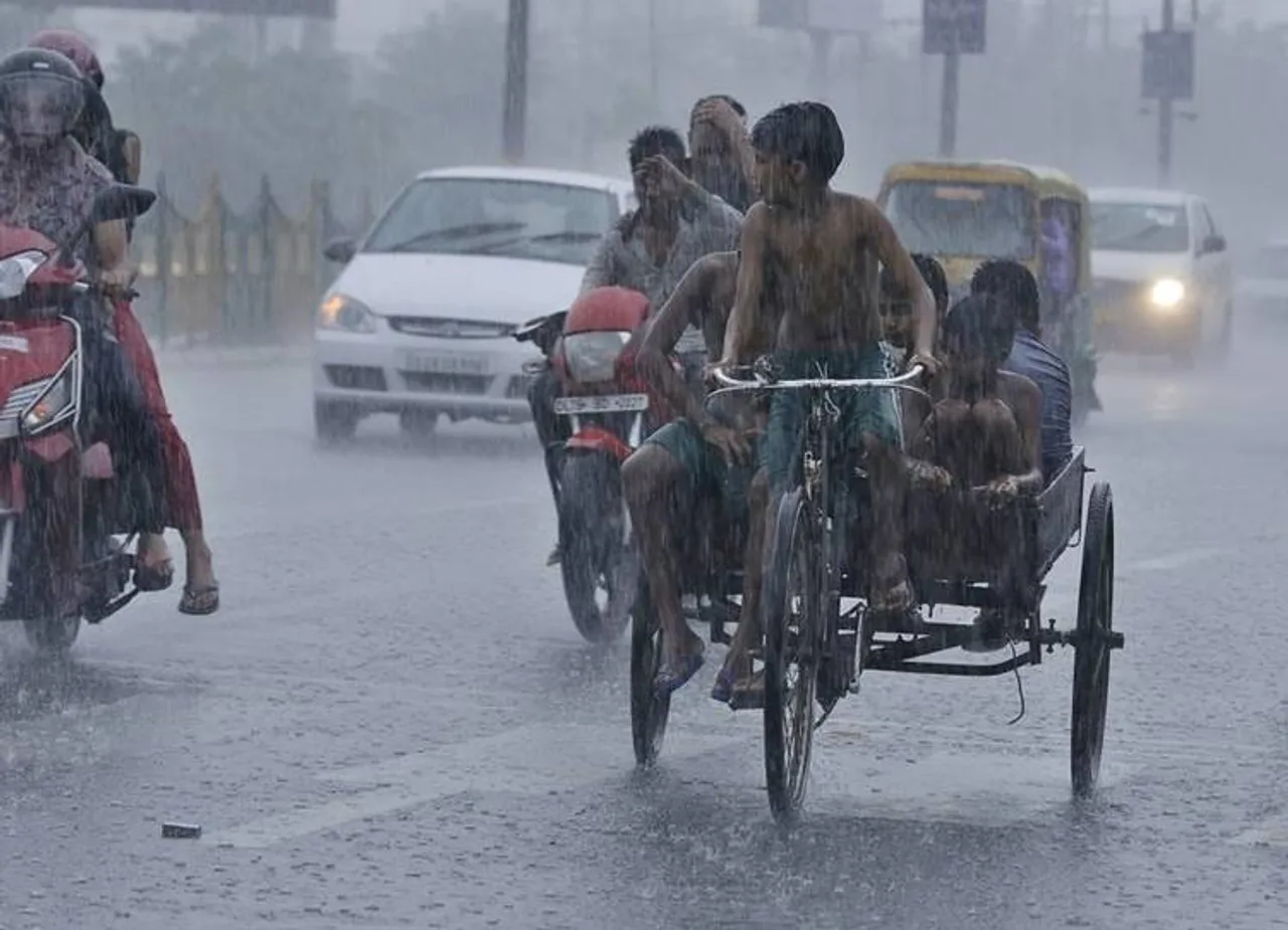 Chennai weather latest updates interior Tamil Nadu receives heavy rainfall