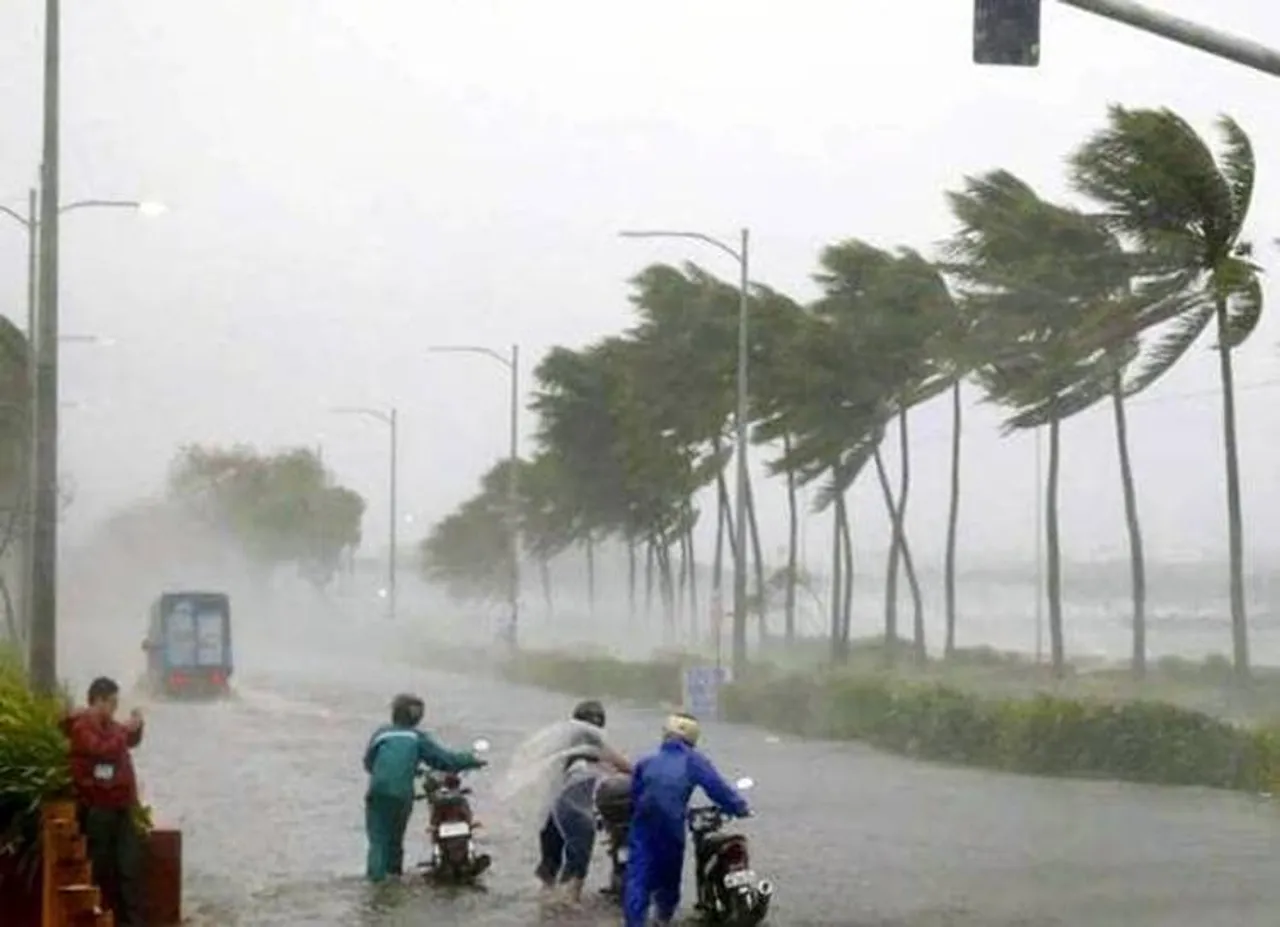 Cyclone Vayu at Gujarat