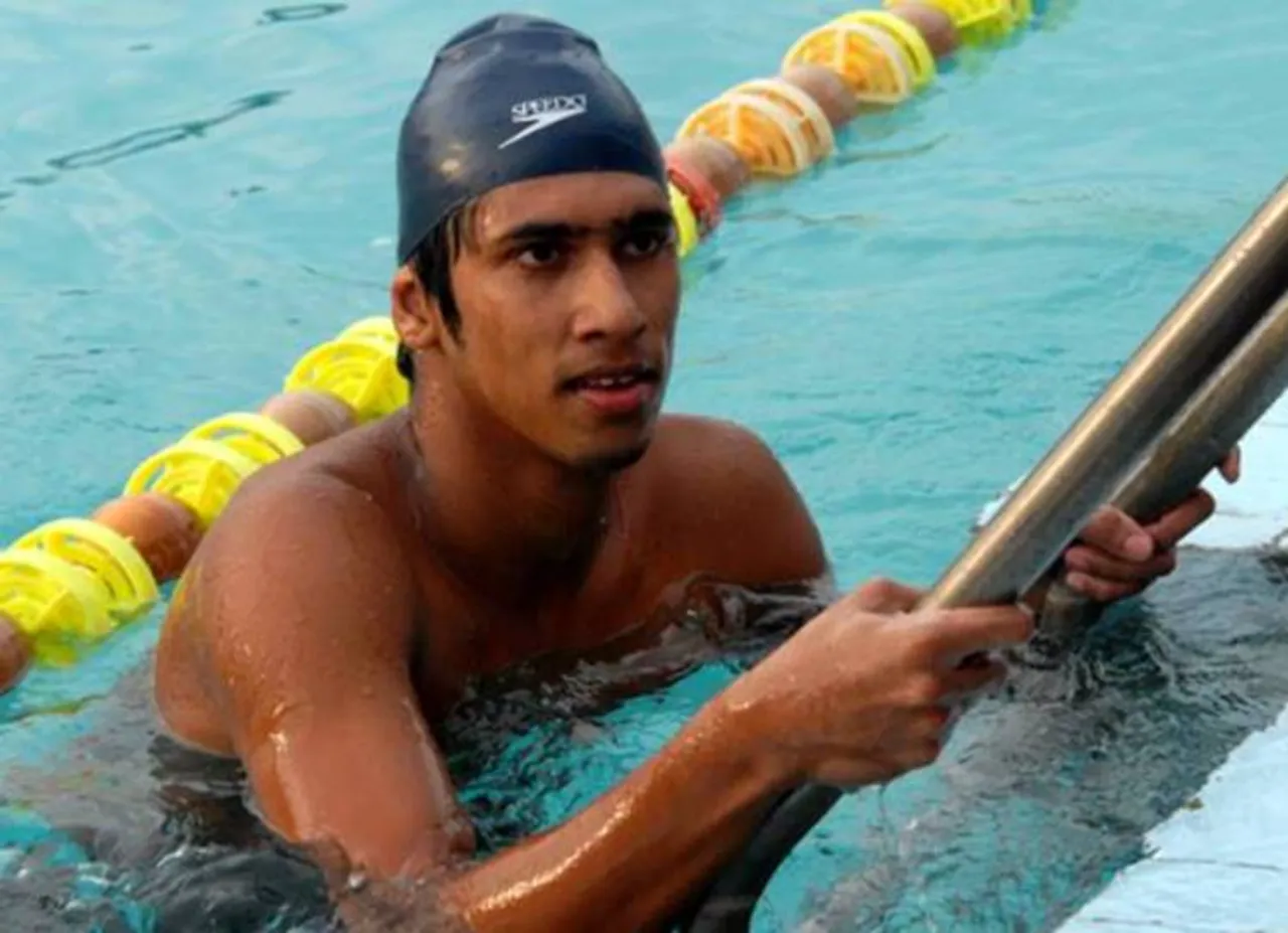 swimming champion balakrishnan died in road accident at chennai