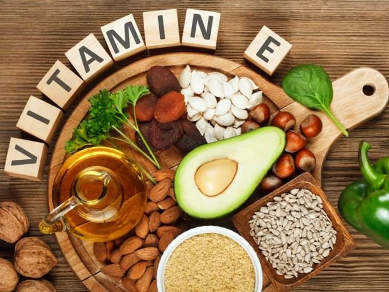 Antioxidant Vitamin E Benefits, Sources Of The Antioxidant Vitamin, Benefits Of Vitamin E, Vitamin E-rich foods and supplements, Wheat Germ Oil, Almonds, Avocado, Sunflower Seeds, Peanuts and Peanut Butter, Soyabean Oil, Spinach,