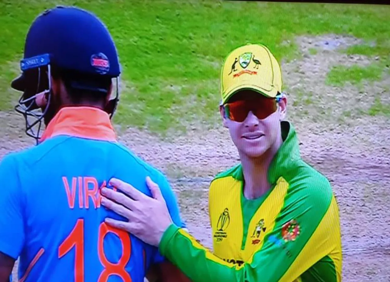 Indian fans booing steve smith virat kohli signal crowd cheer cwc 2019 ind vs aus