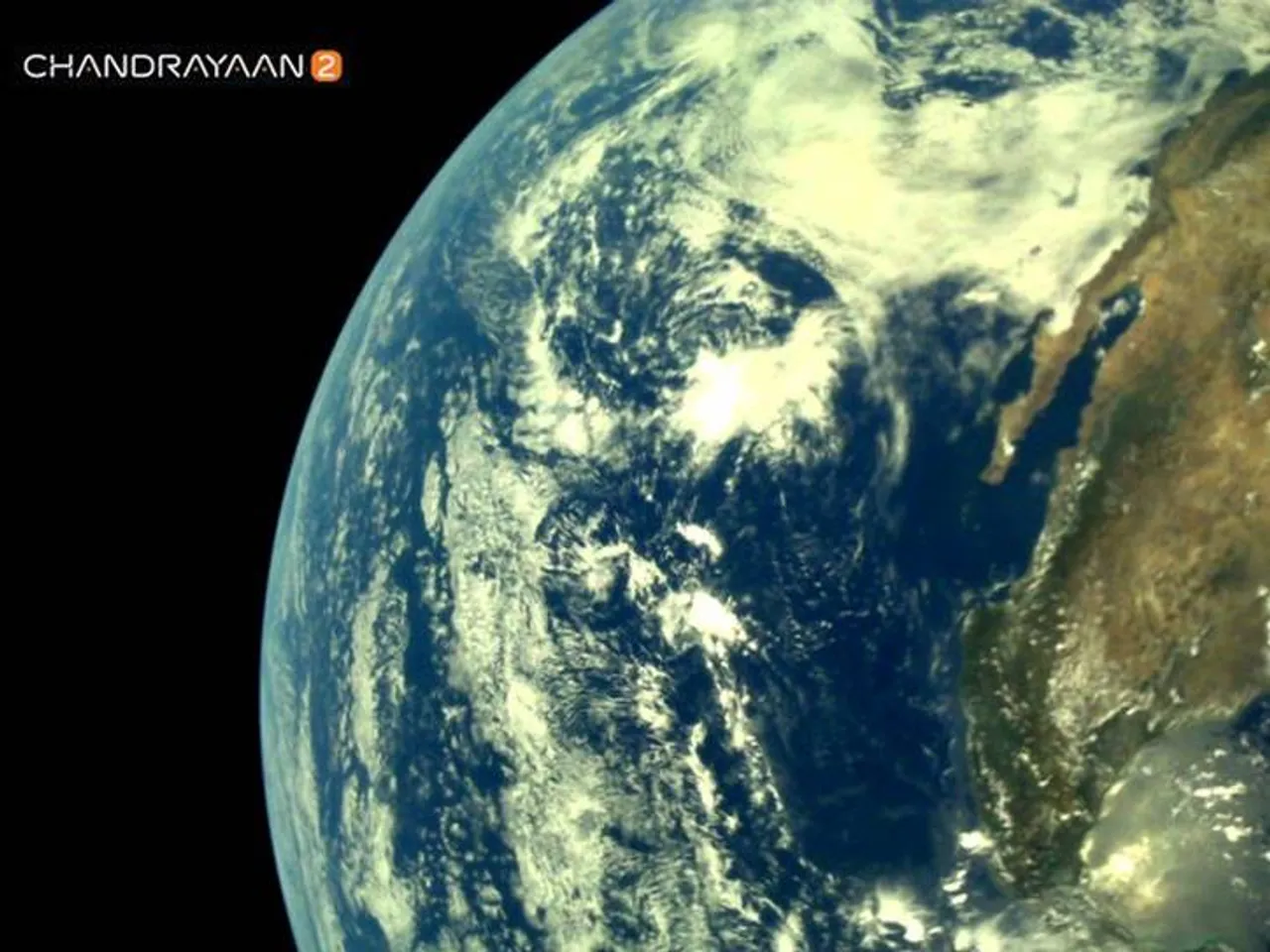 Chandrayaan 2 Photographed earth with L14 Camera