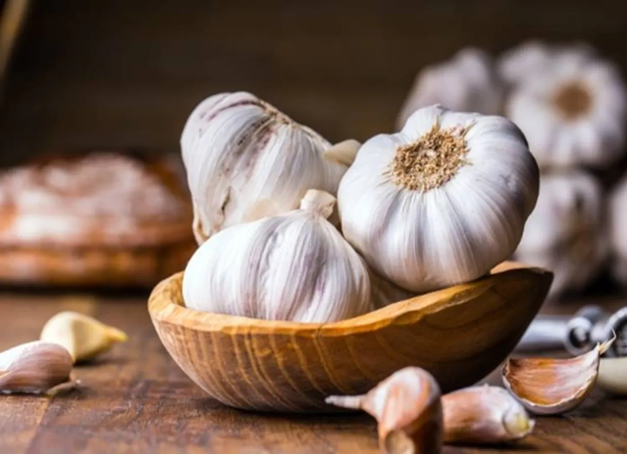 garlic uses and weight loss tips - பூண்டின் மகத்தான் பயன்கள்! இனி தயவுசெய்து தூக்கி போடாதீங்க!!