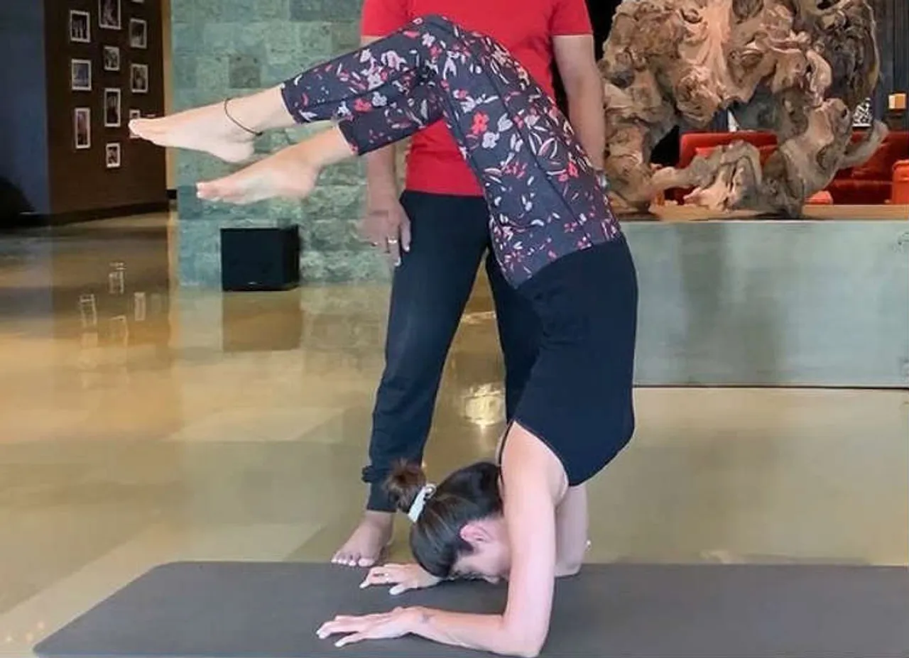 Shilpa Shetty vrischikasana