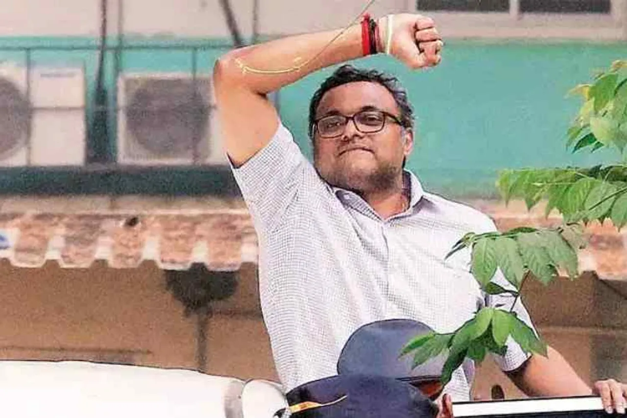 karti chidambaram leaving ed office, karti chidambaram dussehra wish to ed, karti chidambaram inx media case,கார்த்தி சிதம்பரம், ப.சிதம்பரம், ஐ.என்.எக்ஸ் மீடியா வழக்கு, அமலாக்கத்துறையினருக்கு தசரா வாழ்த்து சொல்ல நினைத்தேன், கார்த்தி karti chidambaram bail, inx media case, Tamil indian express news