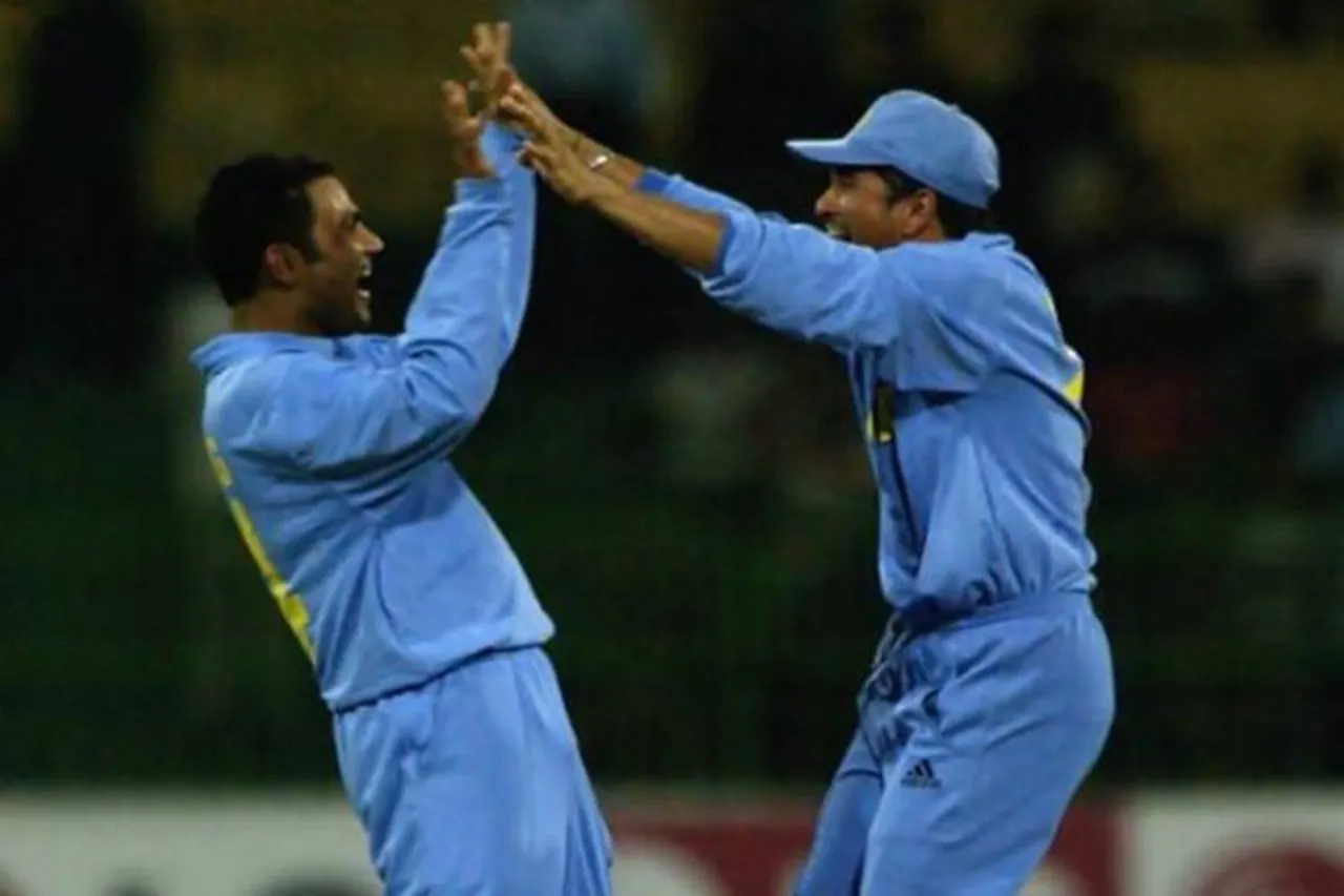 ind vs sa 2002 champions trophy semi final video - Cricket Flashback : ரஜினி சொன்ன அதிசயம் இதுதான் - கடைசி ஓவரில் பவுலராக சாதித்த ஷேவாக்! கண்ணீர் விட்ட கங்குலி!