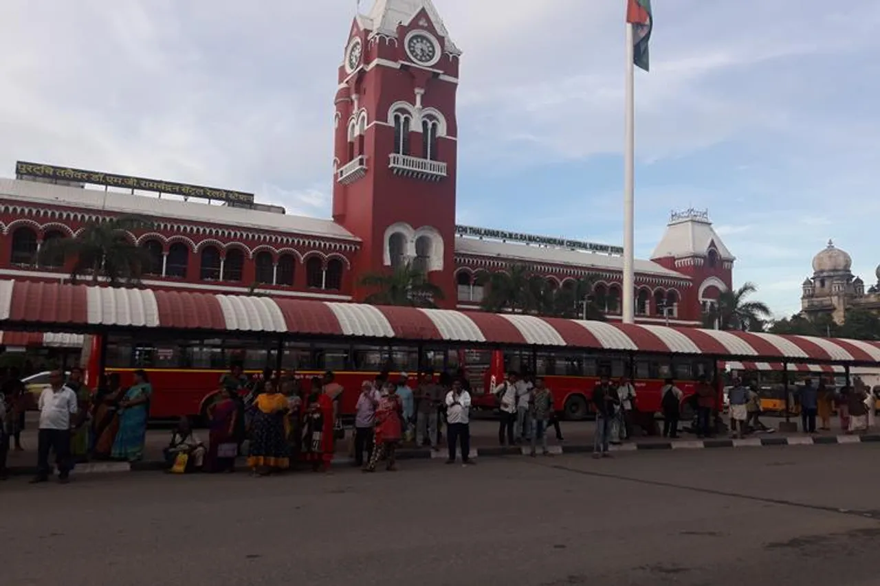 dirtiest railway station in India : Chennai Central Dirtiest railway station