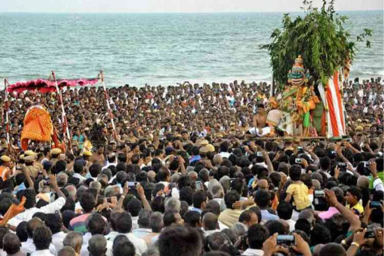 soorasamharam, soorasamharam Thiruchendur, soorasamharam Thiruchendur Arulmigu Subramaniya Swamy Temple, Thiruchendur soorasamharam, thiruchendur murugan temple, thiruchendur murugan temple soorasamharam live, thiruchendur murugan temple timings