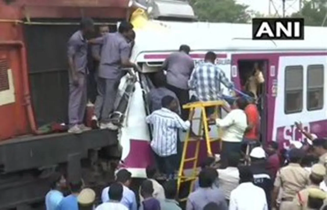 MMTS Train Accident Hyderabad, Kacheguda Train Accident Today kongu express, கொங்கு எக்ஸ்பிரஸ், ரயில் விபத்து, காச்சிகுடா