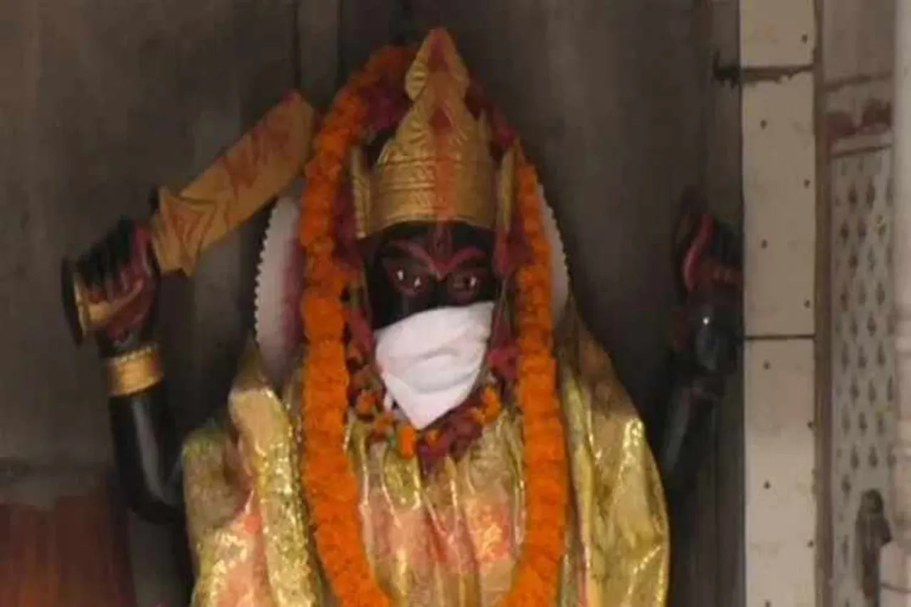 pollution, varanasi pollution, varanasi temple idols mask, god wear anti pollution mask temple, odd news, india news, viral news, indian express