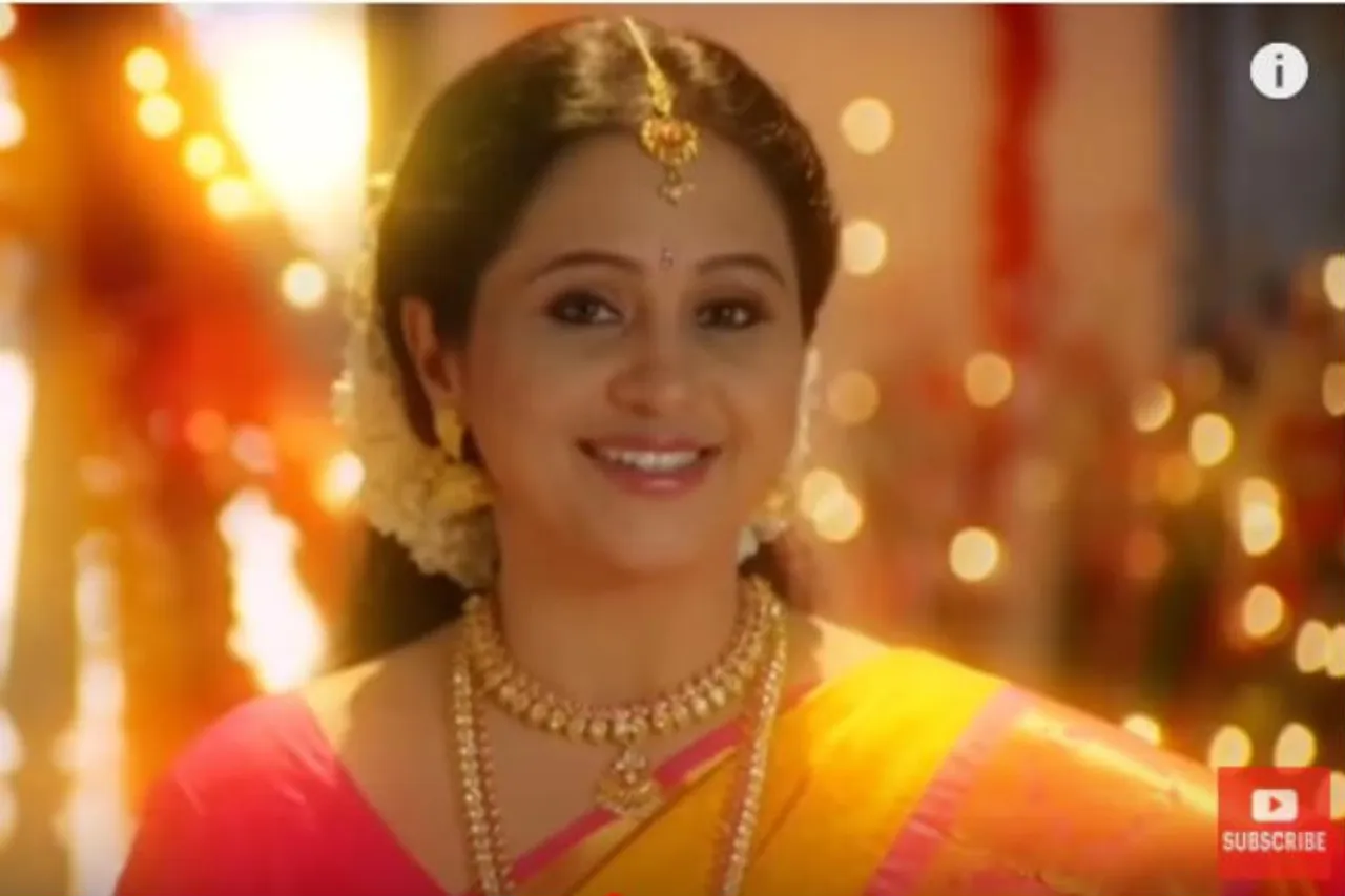 Devayani in Rasathi Serial