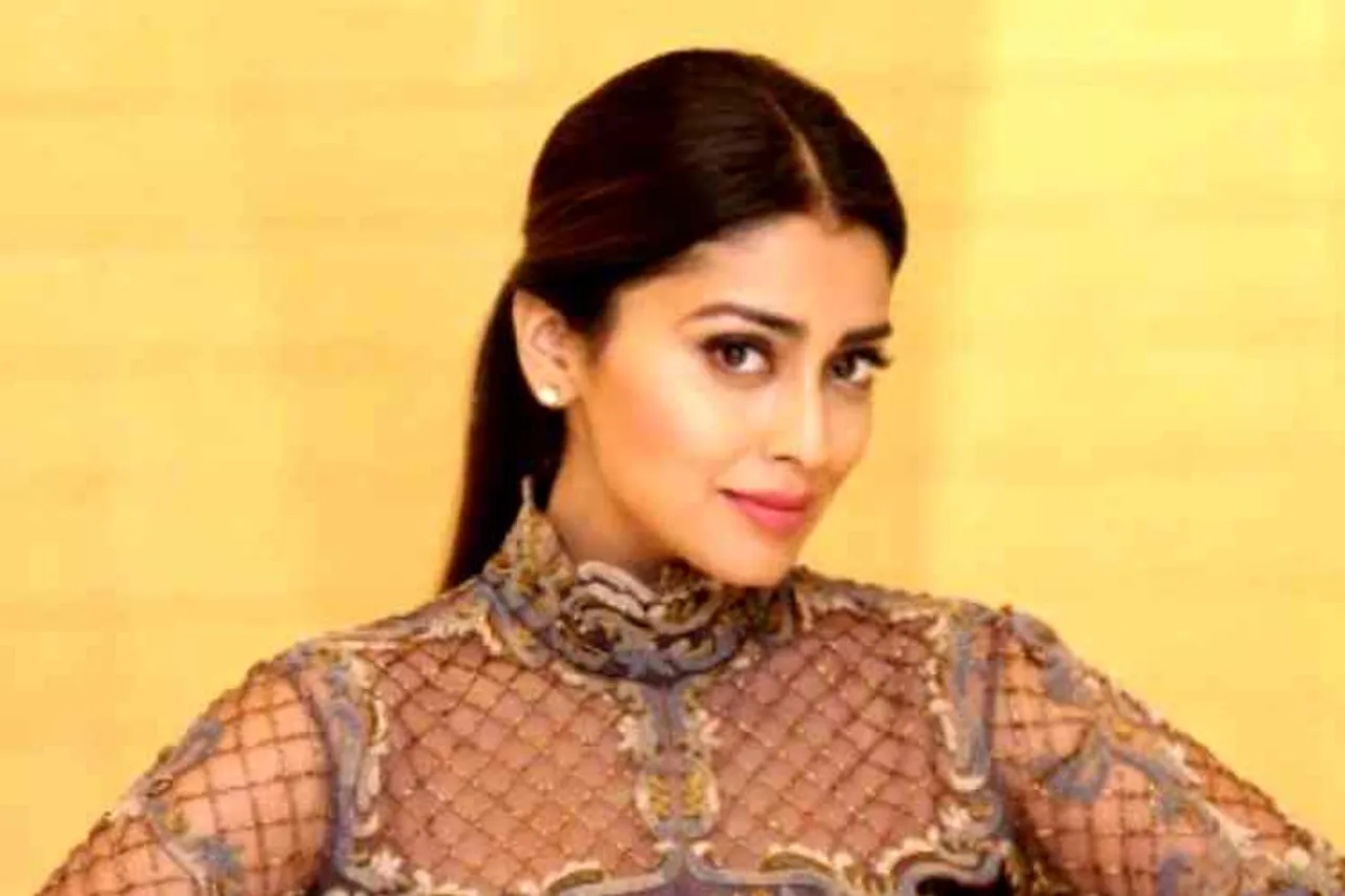 Actress shriya dancing in Europe countries, shriya dancing in Europe countries, ஸ்ரேயா நடனம், வெளிநாட்டில் ஸ்ரேயா நடனம், நடிகை ஸ்ரேயா, ஸ்ரேயா, shriya dances video, shriya dancese in Europe conunty beach, shriya dancing in Europe countries street,shriya saran, shriya dancese in foreign